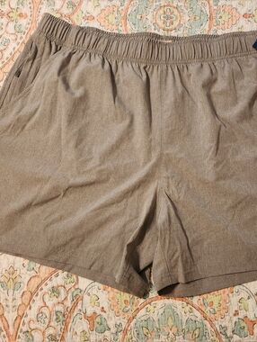 Woman's Athletic Shorts - Gray Brown